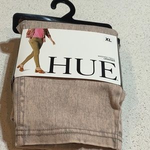 NWT HUE LEGGINGS